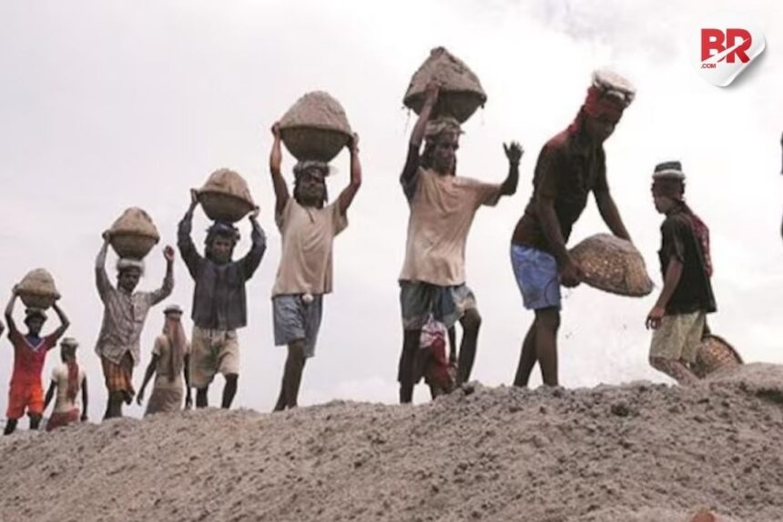 Delhi Government Increases Minimum Wages by Up to ₹500 for All Workers