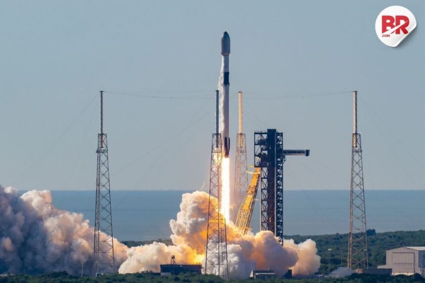 Spacex launches starlink satellites into space