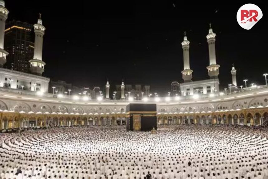 Mehbooba mufti raises concern over 80% cut in hajj quota for india’s private pilgrims