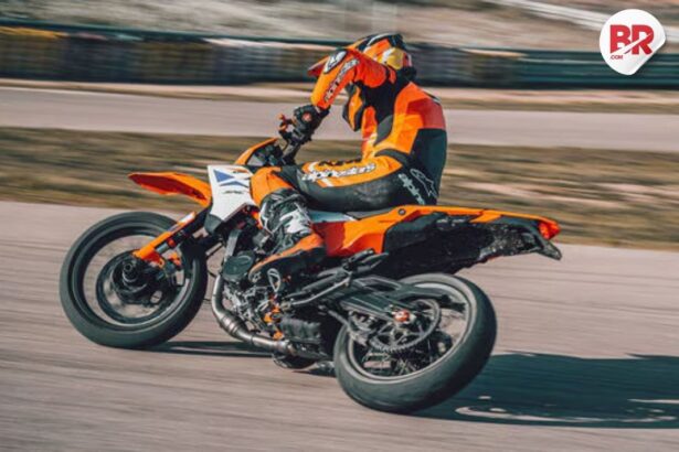 Ktm 390 smc r caught testing in india – the duke’s wild off-road sibling arrives!