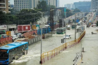 Heavy rain causes severe flooding in bengaluru – may 2025