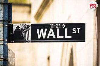 Wall street falls as recession fears rise over weak gdp
