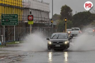New zealand faces powerful storm with strong winds, rain, snow, and high waves