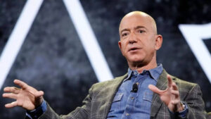 After 8 years, jeff bezos knocked down from 2nd richest spot — guess who took over! 2 Aa1gfkrr