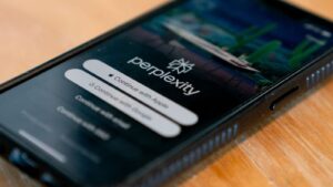 Samsung to invest in perplexity ai for galaxy s26 & bixby