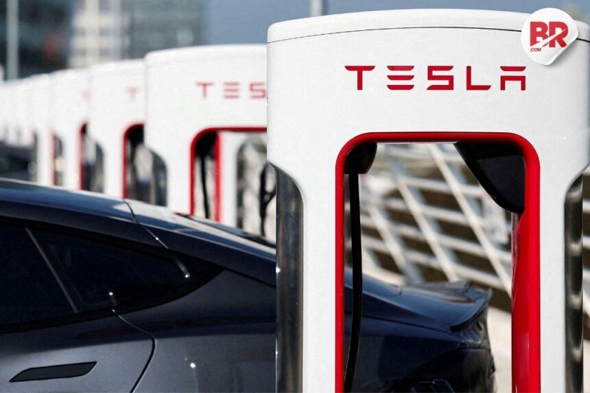Elon musk announces tesla’s first-ever fully autonomous car delivery as model y drives itself from factory to customer’s home! 1 Website image 2025 06 28t191439. 102
