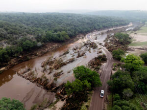 Over 850 rescued amid deadly texas floods; 27 camp mystic girls still missing as officials urge prayers and action 2 Nfdttxvbrbcfbfvpusqgzpfpdq