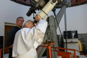 Pope leo xiv celebrates 56 years of moon landing anniversary with buzz aldrin call and observatory visit 2 Abac3f13 0b44 4be9 8e46 55342a456ead jpg