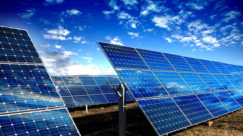 India's solar capacity soars 4,000%; goyal urges r&d-driven energy storage for self-reliance 1 Solar panels